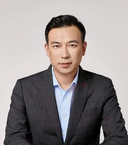 陈佳.jpg